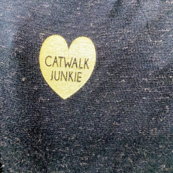 NWT… Beautiful and Unique First Class Top. - Picture 7 of 13